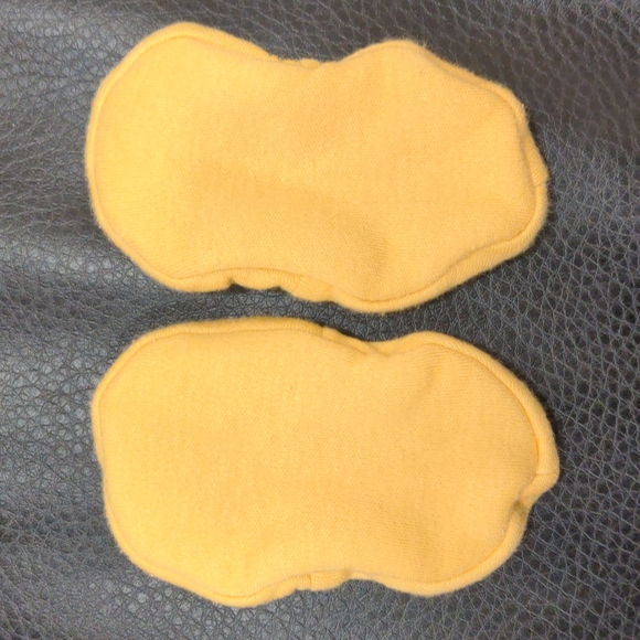 NWOT 😍 Winnie the Pooh newborn slippers - Picture 2 of 4